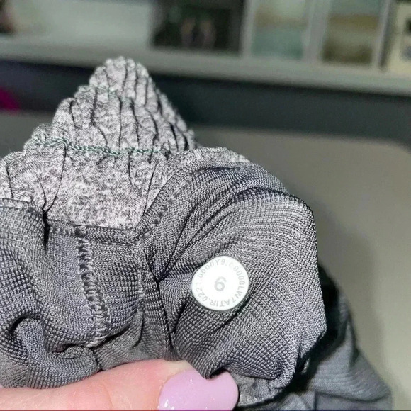 Lululemon Hotty Hot Shorts - Picture 7 of 8